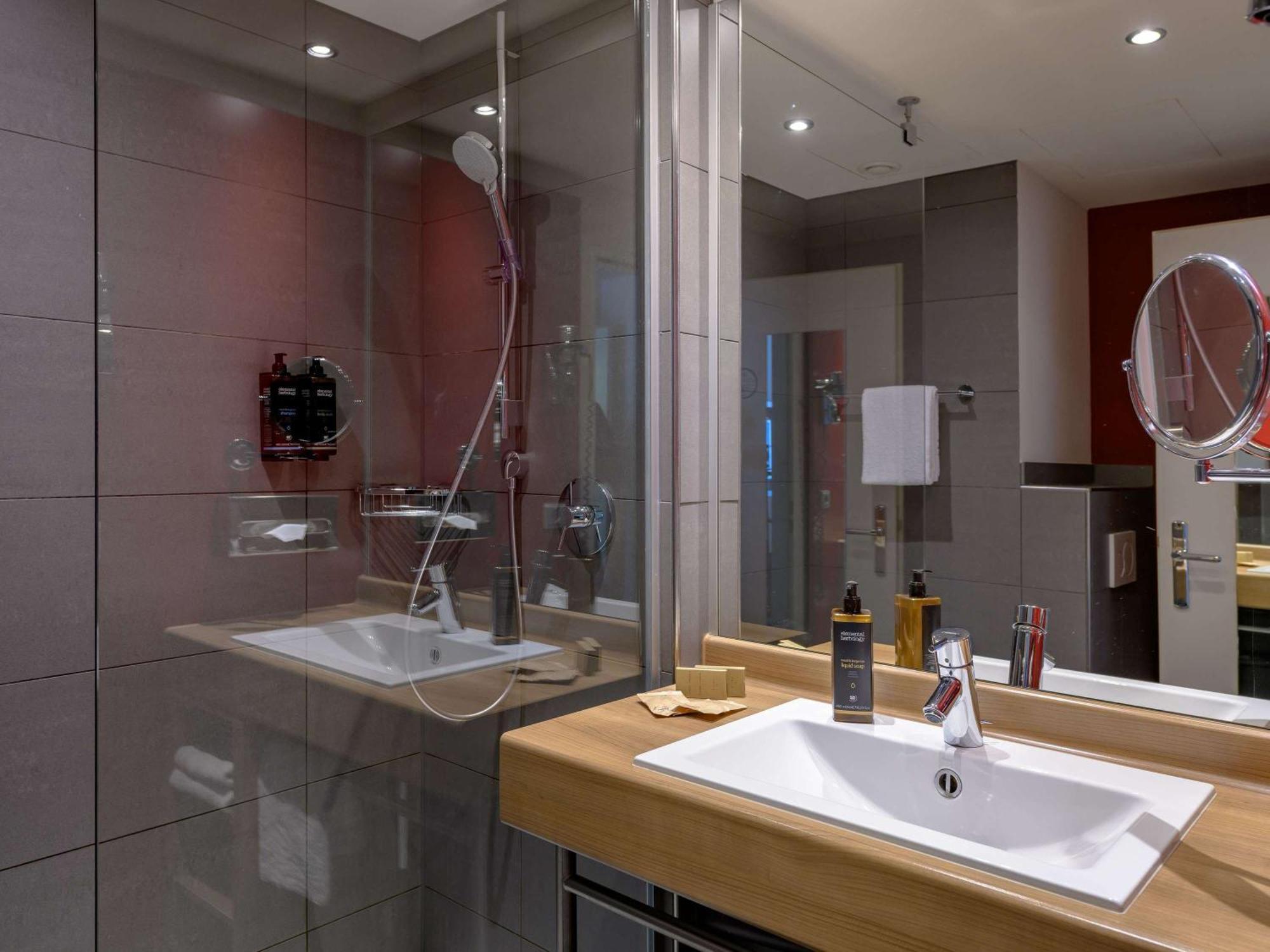 Mercure Hotel Stuttgart Airport Messe Exterior photo