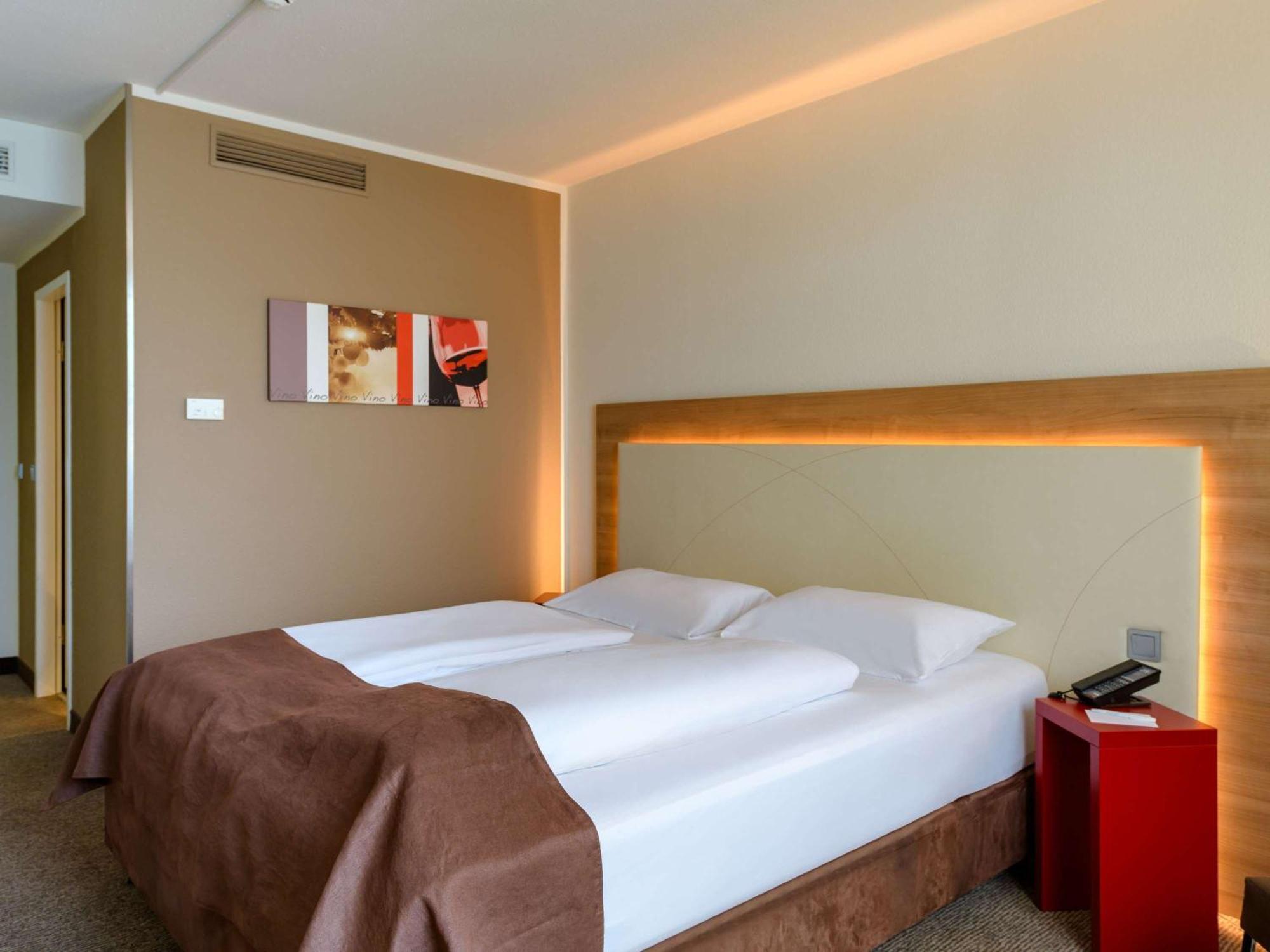 Mercure Hotel Stuttgart Airport Messe Exterior photo