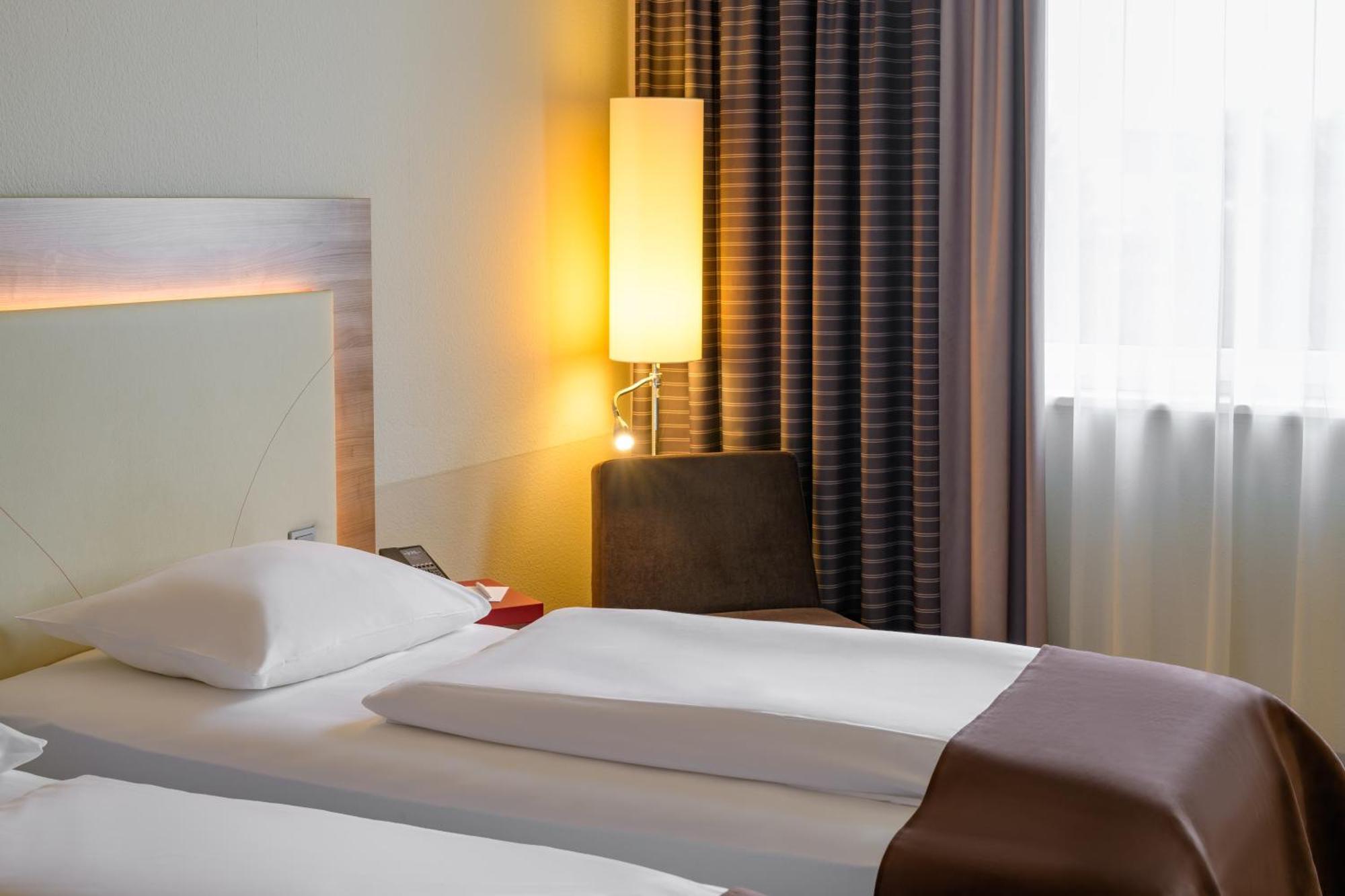 Mercure Hotel Stuttgart Airport Messe Exterior photo